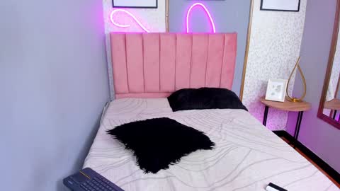 Snapshot of larissaevans chatting on 01/20/25, 12:28 Valentina online show from 01/20/25, 12:28