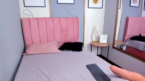 Snapshot of larissaevans chatting on 01/27/25, 11:54 Valentina online show from 01/27/25, 11:54