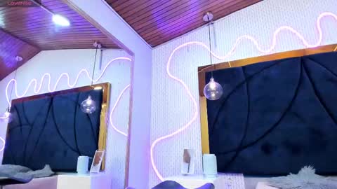 Snapshot of larissaevans chatting on 02/13/25, 12:21 Valentina online show from 02/13/25, 12:21