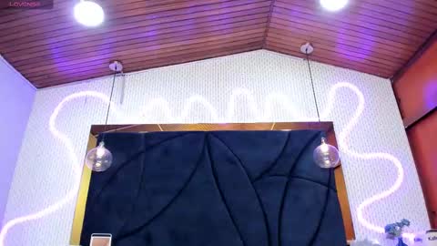 Snapshot of larissaevans chatting on 02/18/25, 06:04 Valentina online show from 02/18/25, 06:04