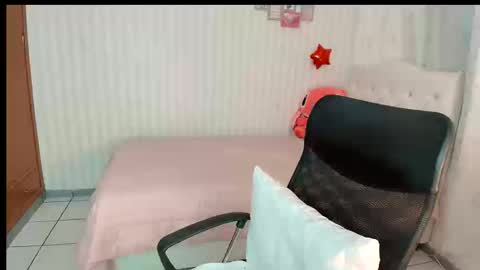Larissas online show from 09/11/25, 08:53