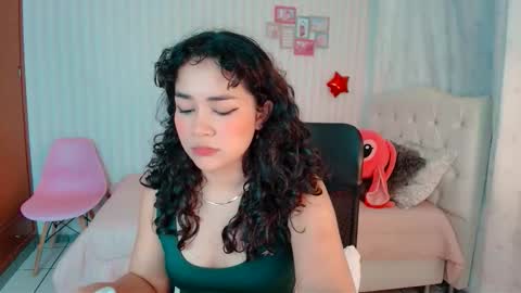 Snapshot of larissalove_doll chatting on 09/12/25, 06:52 Larissas online show from 09/12/25, 06:52