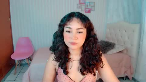 Snapshot of larissalove_doll chatting on 09/13/25, 06:40 Larissas online show from 09/13/25, 06:40