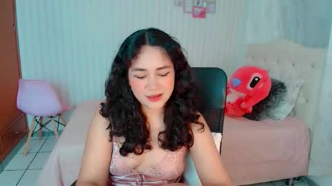 Snapshot of larissalove_doll chatting on 09/16/25, 12:00 Larissas online show from 09/16/25, 12:00