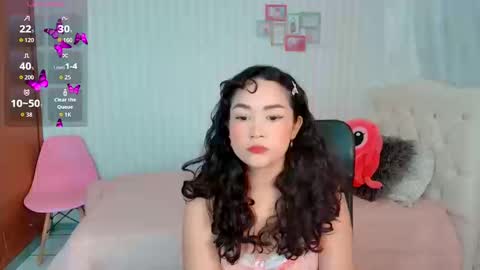 Snapshot of larissalove_doll chatting on 09/26/25, 08:24 Larissas online show from 09/26/25, 08:24