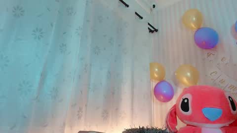 Snapshot of larissalove_doll chatting on 10/10/25, 09:03 Larissas online show from 10/10/25, 09:03