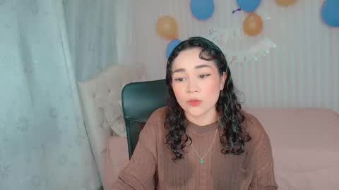 Snapshot of larissalove_doll chatting on 10/19/25, 09:37 Larissas online show from 10/19/25, 09:37
