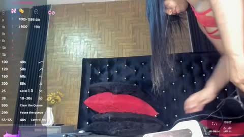       online show from 10/11/25, 08:07