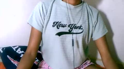 Snapshot of larra27 chatting on 02/25/26, 01:59 Malala online show from 02/25/26, 01:59