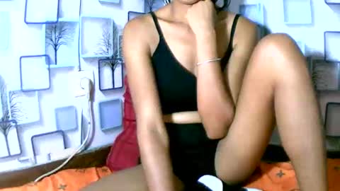 Snapshot of larra27 chatting on 03/30/26, 07:09 Malala online show from 03/30/26, 07:09