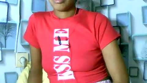 Snapshot of larra27 chatting on 05/01/26, 11:48 Malala online show from 05/01/26, 11:48