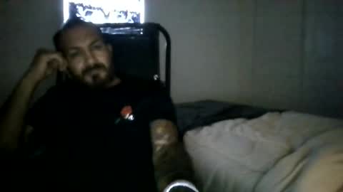 Snapshot of larrabee13 chatting on 08/05/26, 07:22 The Only Larrabee online show from 08/05/26, 07:22