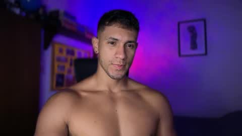 Snapshot of larry_jones chatting on 11/04/25, 01:21 andrew online show from 11/04/25, 01:21