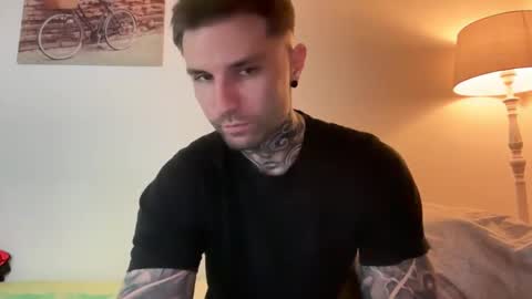 Snapshot of larsskeet chatting on 12/03/25, 02:37 larsskeet online show from 12/03/25, 02:37