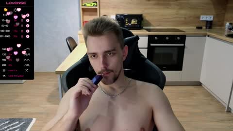 Snapshot of larstar01 chatting on 01/20/25, 01:18 Lars online show from 01/20/25, 01:18