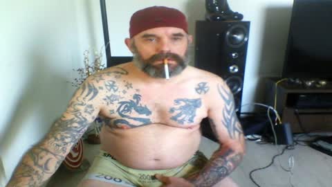 Snapshot of larsvegas1895 chatting on 01/08/25, 10:04 larsvegas1895 online show from 01/08/25, 10:04