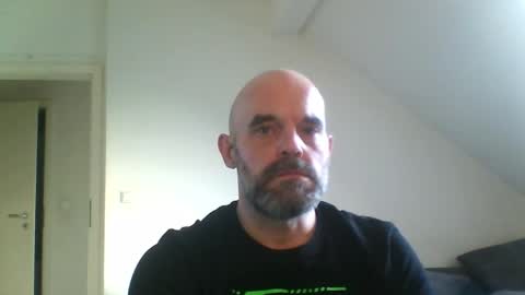 Snapshot of larsvegas1895 chatting on 05/25/26, 04:51 larsvegas1895 online show from 05/25/26, 04:51