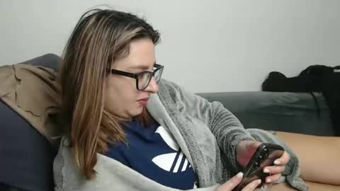 raisa online show from 10/28/25, 04:27