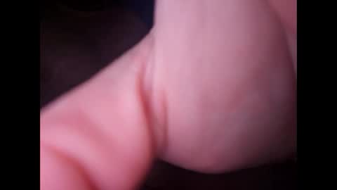 Snapshot of larzd8 chatting on 10/28/25, 05:48 larzd8 online show from 10/28/25, 05:48