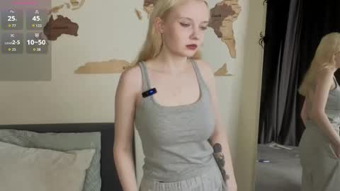 Emilia for my friends Amy online show from 12/01/25, 01:10