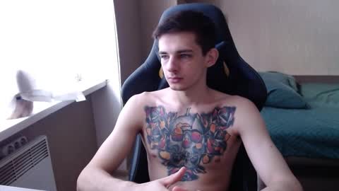 Snapshot of last_kenny chatting on 09/19/25, 11:44 Kenny online show from 09/19/25, 11:44