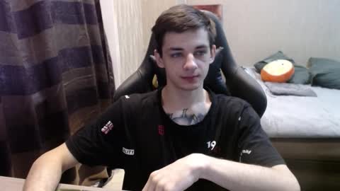 Snapshot of last_kenny chatting on 10/08/25, 10:57 Kenny online show from 10/08/25, 10:57