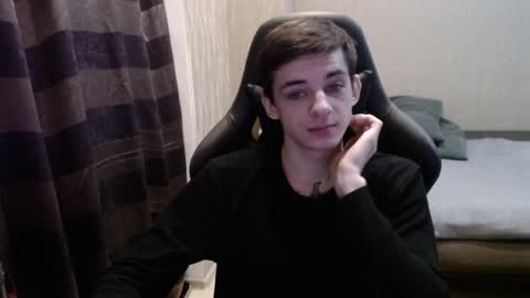 Snapshot of last_kenny chatting on 10/13/25, 12:49 Kenny online show from 10/13/25, 12:49