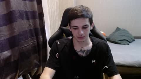 Snapshot of last_kenny chatting on 10/20/25, 11:43 Kenny online show from 10/20/25, 11:43