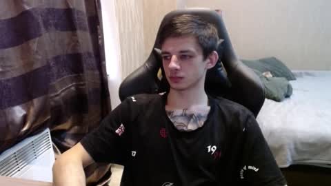 Snapshot of last_kenny chatting on 10/21/25, 12:17 Kenny online show from 10/21/25, 12:17