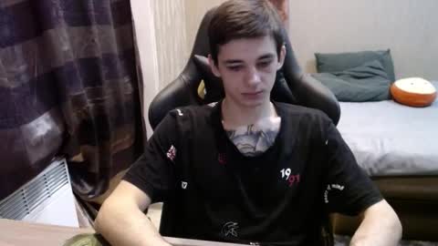 Snapshot of last_kenny chatting on 10/24/25, 11:39 Kenny online show from 10/24/25, 11:39