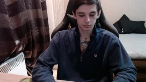 Snapshot of last_kenny chatting on 10/31/25, 02:29 Kenny online show from 10/31/25, 02:29