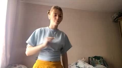 Snapshot of lateshastarnaud chatting on 05/26/26, 08:10 Linet online show from 05/26/26, 08:10