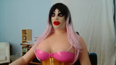 Snapshot of latex_doll_iris chatting on 02/23/26, 11:07 Latex Doll Iris online show from 02/23/26, 11:07