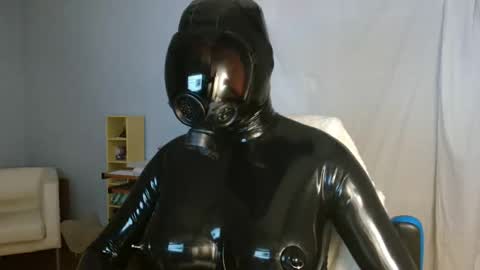 Snapshot of latex_doll_iris chatting on 03/23/26, 08:24 Latex Doll Iris online show from 03/23/26, 08:24