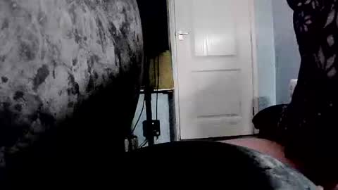 Snapshot of latexchris77 chatting on 02/18/26, 09:27 latexchris77 online show from 02/18/26, 09:27