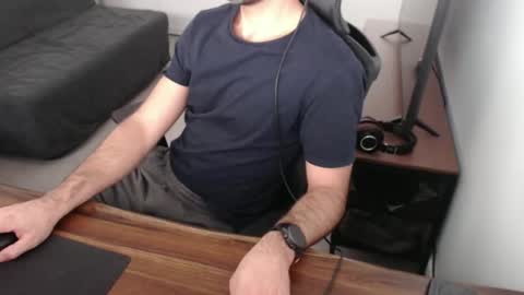 Snapshot of latexdave84 chatting on 10/27/25, 06:17 latexdave84 online show from 10/27/25, 06:17