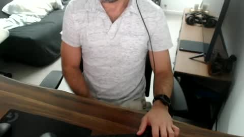 Snapshot of latexdave84 chatting on 07/10/26, 02:27 latexdave84 online show from 07/10/26, 02:27