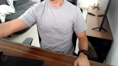 Snapshot of latexdave84 chatting on 08/05/26, 02:14 latexdave84 online show from 08/05/26, 02:14