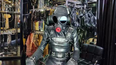 Snapshot of latexlover202 chatting on 02/15/26, 03:09 latexlover202 online show from 02/15/26, 03:09