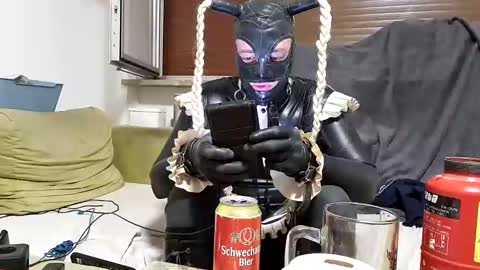 Snapshot of latexmaid69 chatting on 02/16/25, 03:04 Latexmaid69 online show from 02/16/25, 03:04