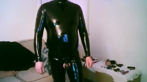 Snapshot of latexminheadroom chatting on 01/16/26, 02:26 latexminheadroom online show from 01/16/26, 02:26
