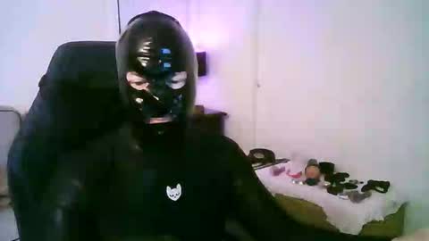 Snapshot of latexminheadroom chatting on 02/05/26, 06:40 latexminheadroom online show from 02/05/26, 06:40