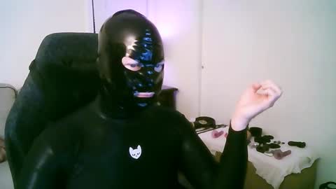 Snapshot of latexminheadroom chatting on 02/20/26, 06:26 latexminheadroom online show from 02/20/26, 06:26