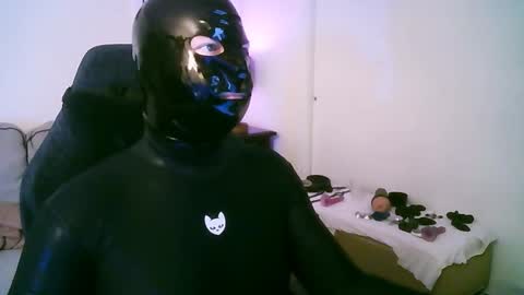 Snapshot of latexminheadroom chatting on 03/13/26, 06:53 latexminheadroom online show from 03/13/26, 06:53