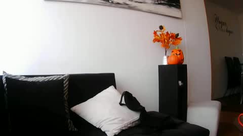 latiinvenushot online show from 11/04/25, 04:06