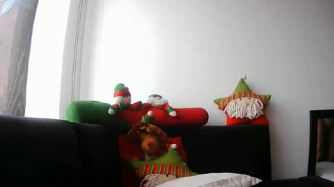 latiinvenushot online show from 12/17/25, 03:18