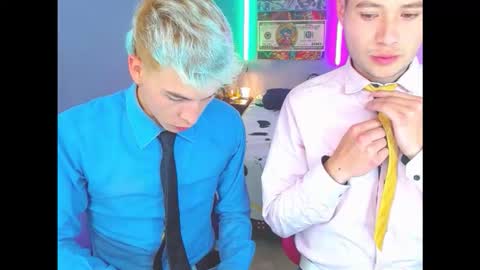 Snapshot of latin_boysxxx_ chatting on 10/28/25, 04:27 latin_boysxxx_ online show from 10/28/25, 04:27