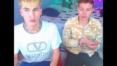Snapshot of latin_boysxxx_ chatting on 11/27/25, 11:51 latin_boysxxx_ online show from 11/27/25, 11:51