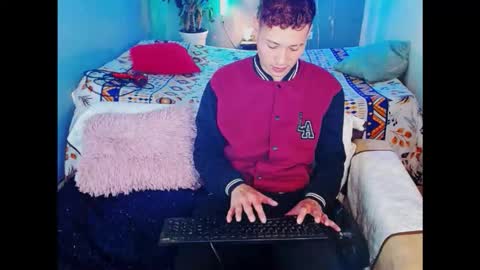 Snapshot of latin_boysxxx_ chatting on 01/15/26, 08:01 latin_boysxxx_ online show from 01/15/26, 08:01