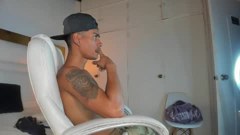 Johana y Santiago online show from 02/13/25, 04:00